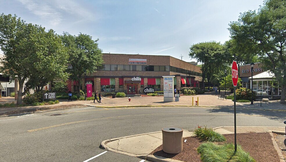 More Photos Of 700 Plaza Dr, Secaucus Storefront Retail Office For Lease