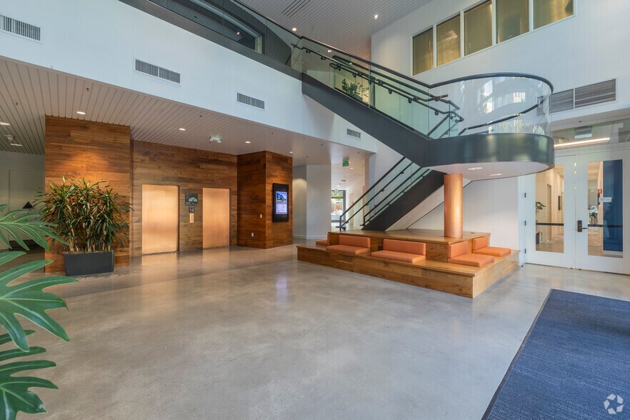 More Photos Of 3100 Oak Rd, Walnut Creek Office For Lease