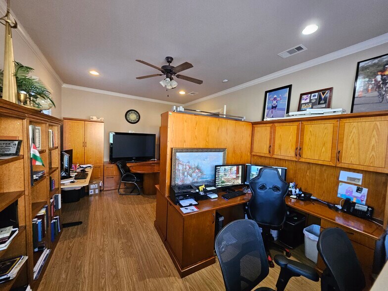 More Photos Of 1806 Snake River Rd, Katy Medical For Sale