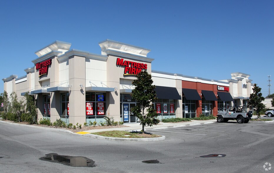 More Photos Of 1859 Commercial Way, Spring Hill Freestanding For Lease