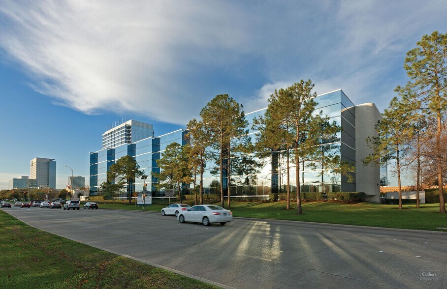 More Photos Of 1300 W Sam Houston Pky S, Houston Office For Sale