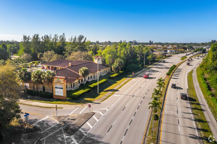 More Photos Of 15050 Elderberry Ln, Fort Myers Medical For Lease