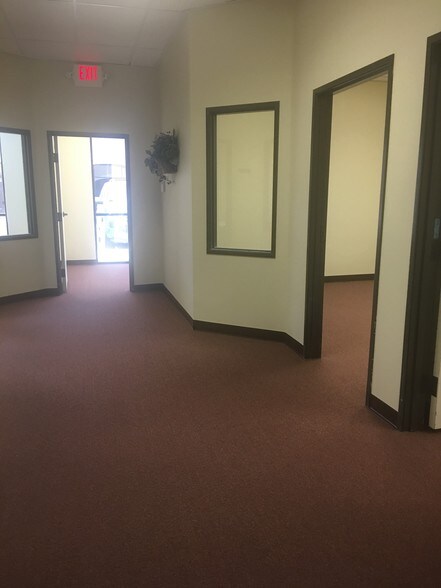 More Photos Of 4325 N Rancho Dr, Las Vegas Office For Sale