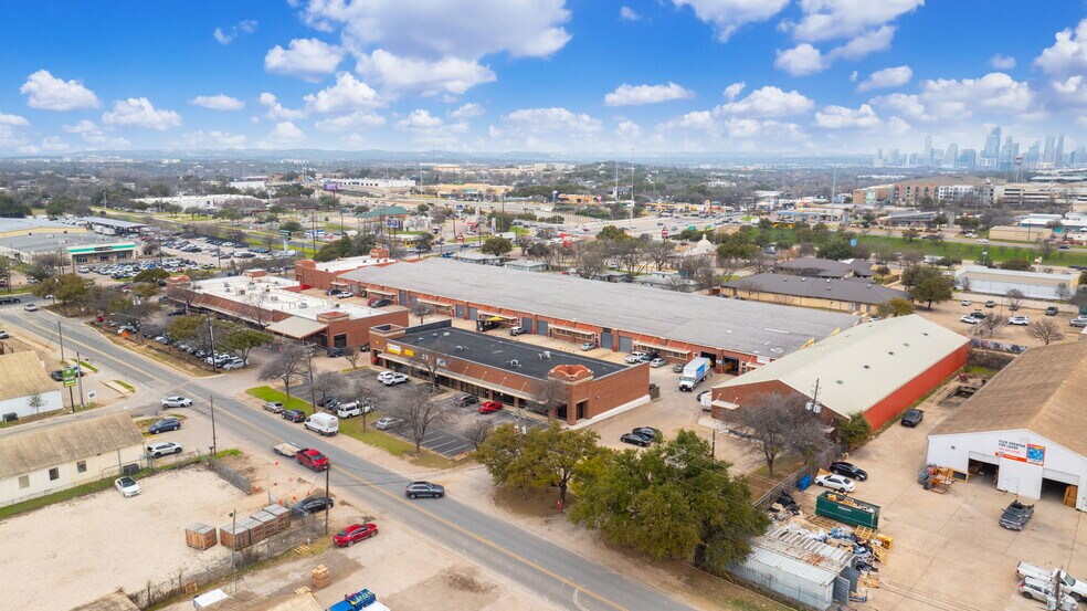 More Photos Of 4201 Congress Ave S, Austin Unknown For Lease