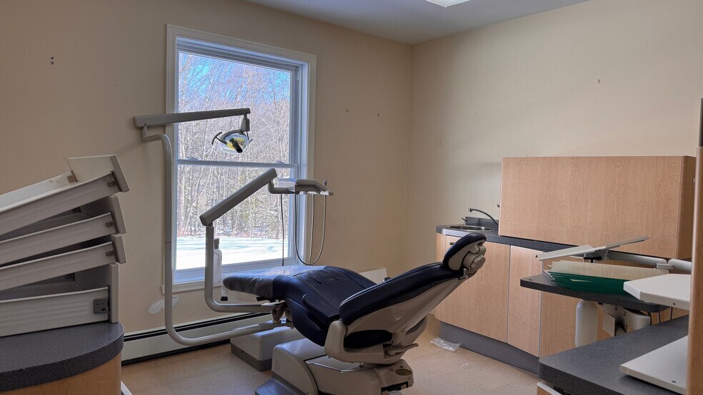 More Photos Of 292 South St, Blue Hill Office For Sale