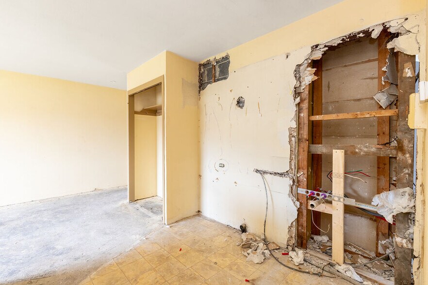 More Photos Of 628 9th St, Niagara Falls Apartments For Sale