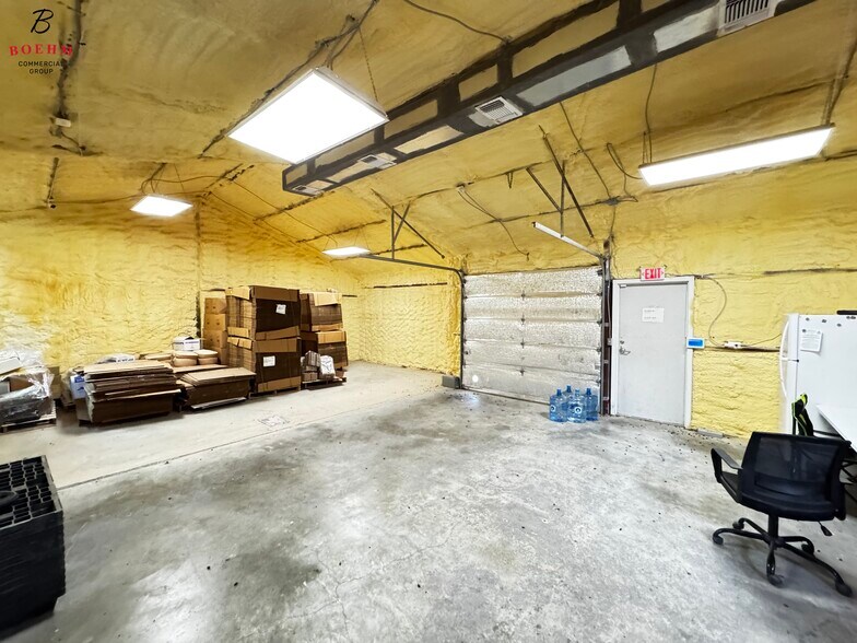 More Photos Of 38 FM 289, Comfort Warehouse For Lease