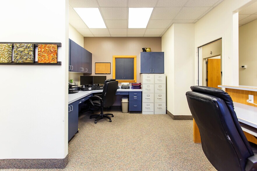 More Photos Of 1263 Bennett Ave, Burley Medical For Sale