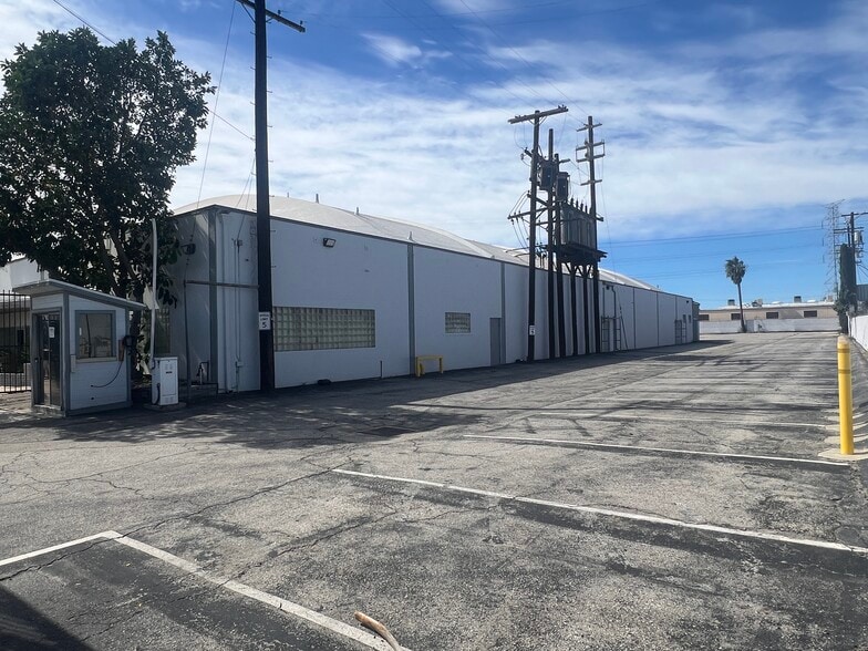 More Photos Of 7333 Radford Ave, North Hollywood Warehouse For Sale