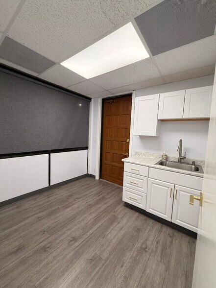 More Photos Of 15644 Pomerado Rd, Poway Medical For Lease