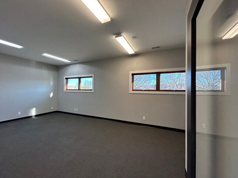 More Photos Of 6201 S 58th St, Lincoln Office For Lease