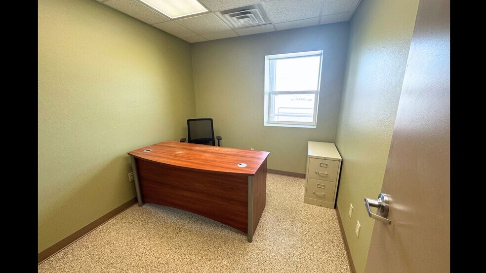 More Photos Of 45 Lagoon Rd, Rock Springs Warehouse For Lease