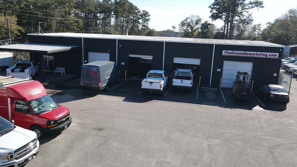 More Photos Of 3412 Market St, Wilmington Auto Repair For Sale