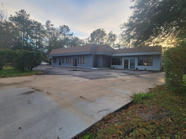 More Photos Of 8428 New Kings Rd, Jacksonville Storefront Retail Office For Lease