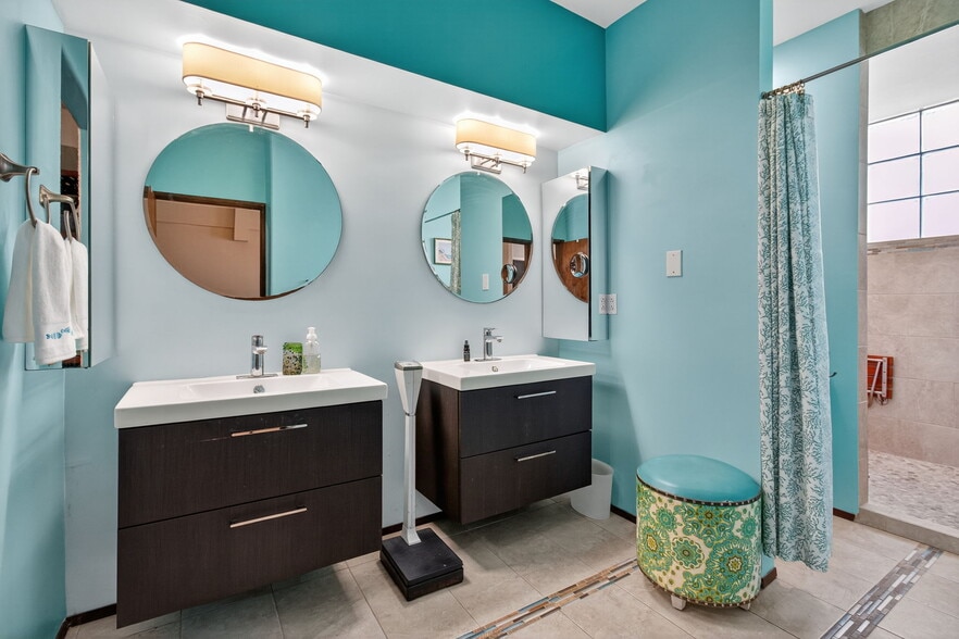 More Photos Of 5657 Shore S blvd, Gulfport Specialty For Sale