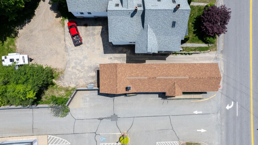 More Photos Of 11 Turnpike St, Jaffrey Freestanding For Sale