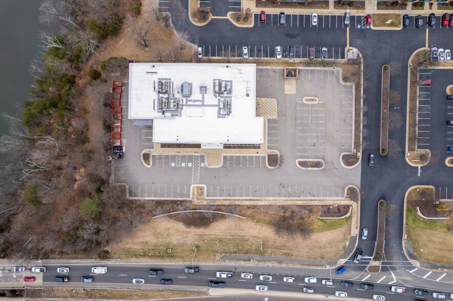More Photos Of 10718 Richmond Hwy, Lorton Office For Lease