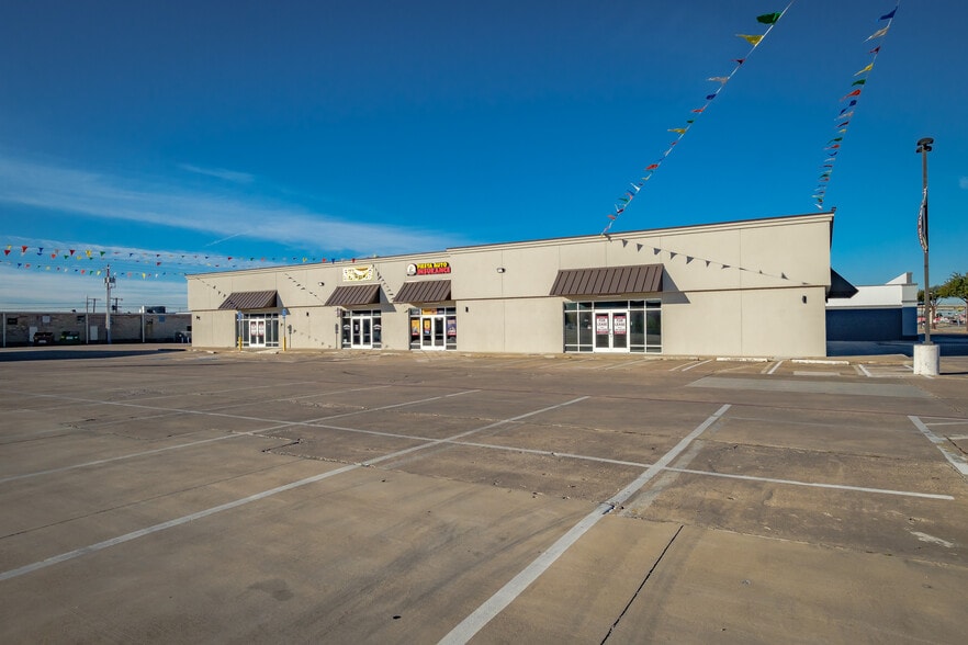More Photos Of 2900 Walnut Hill Ln, Dallas Unknown For Lease
