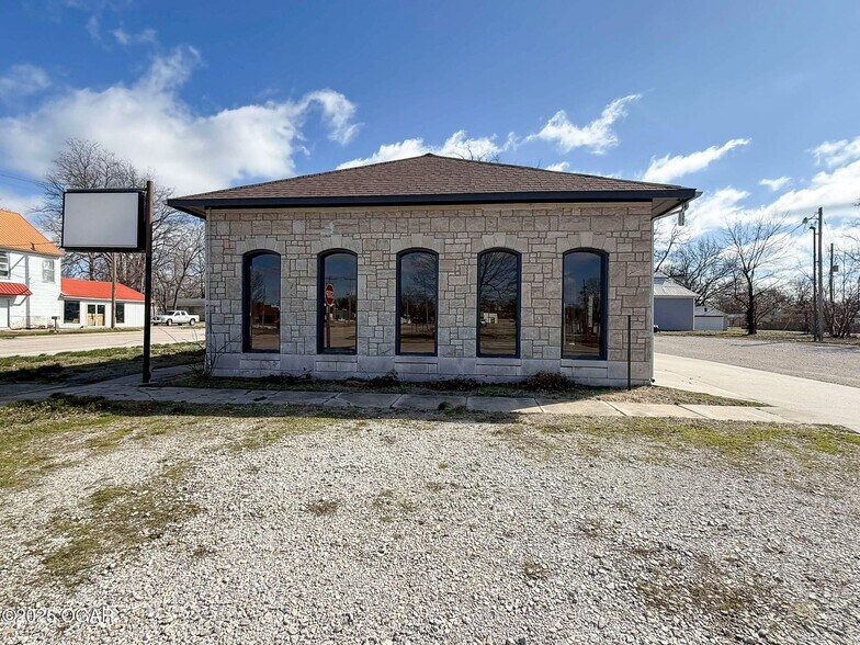 More Photos Of 622 6th St, Oswego Restaurant For Sale