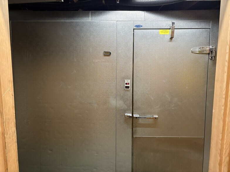 More Photos Of 944 Elm St, Manchester Storefront Retail Office For Lease