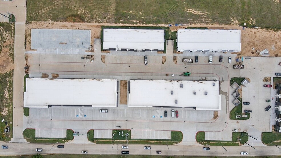More Photos Of 2711 N Mason Rd, Katy General Retail For Sale