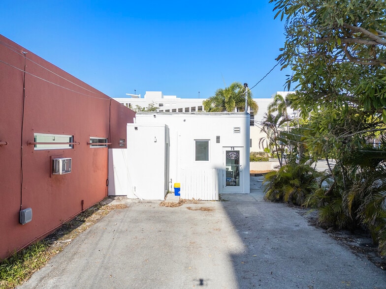 More Photos Of 75 SE 4th Ave, Delray Beach Storefront Retail Office For Lease