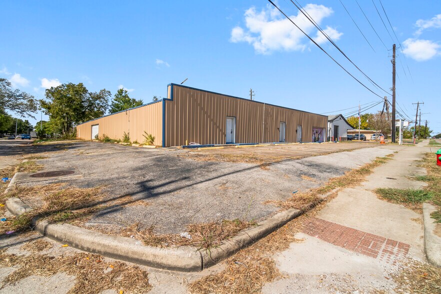 More Photos Of 1018 Shaver St, Pasadena Warehouse For Sale