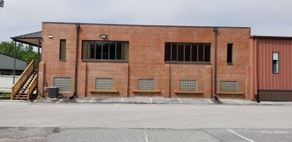 More Photos Of 2601 Emory Rd, Finksburg Flex For Lease