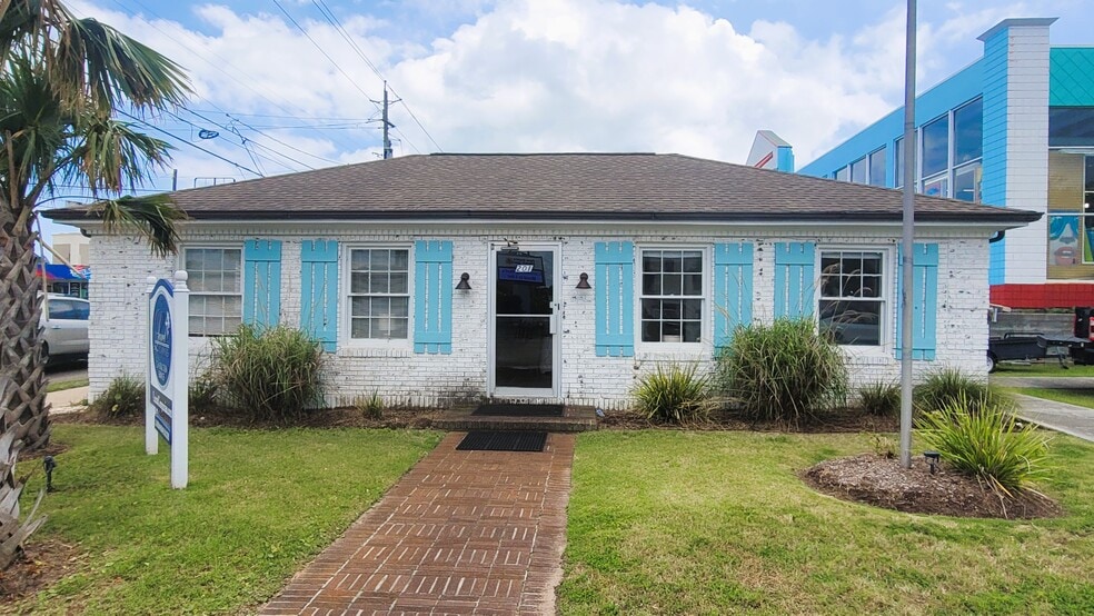 More Photos Of 201-203 Lumberton Ave, Carolina Beach Freestanding For Lease