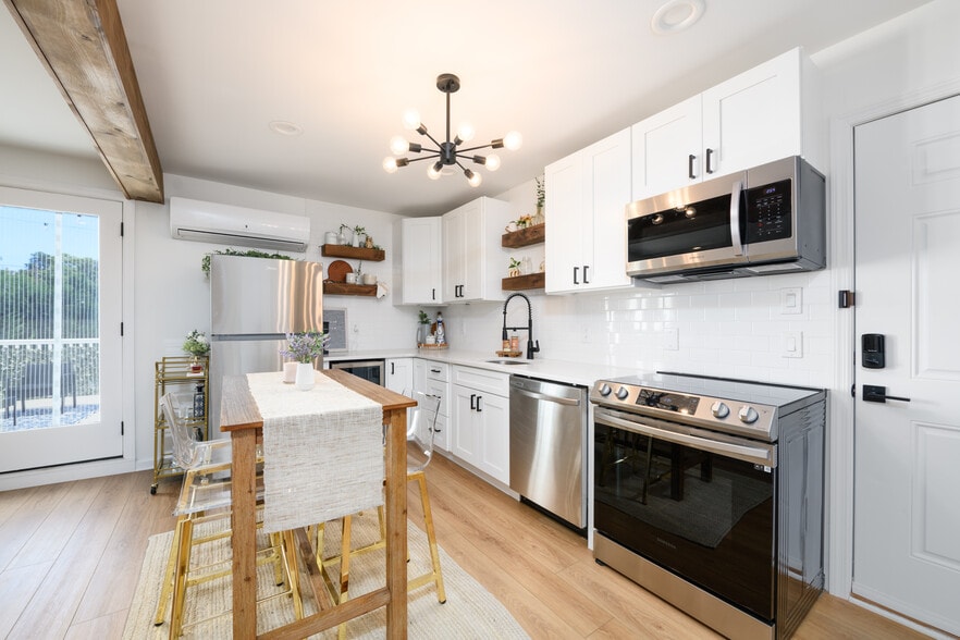 More Photos Of 96 1st Ave, Atlantic Highlands Storefront Retail Residential For Sale