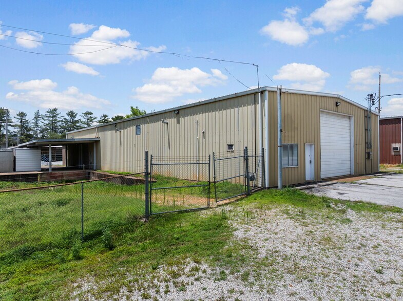 More Photos Of 1107 Buffalo Rd, Lawrenceburg Service For Sale