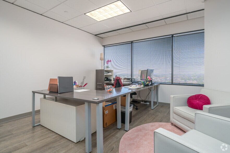 More Photos Of 2603 Augusta Dr, Houston Office For Lease