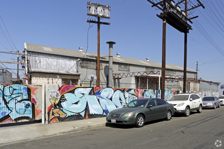 More Photos Of 3422 Union Pacific Ave, Los Angeles Manufacturing For Sale