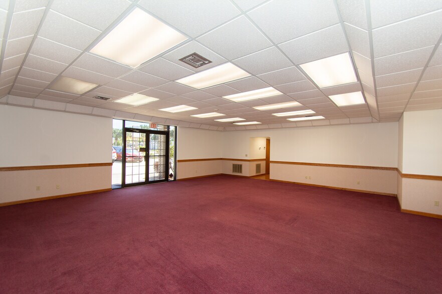 More Photos Of 300 E New Haven Ave, Melbourne Office For Sale