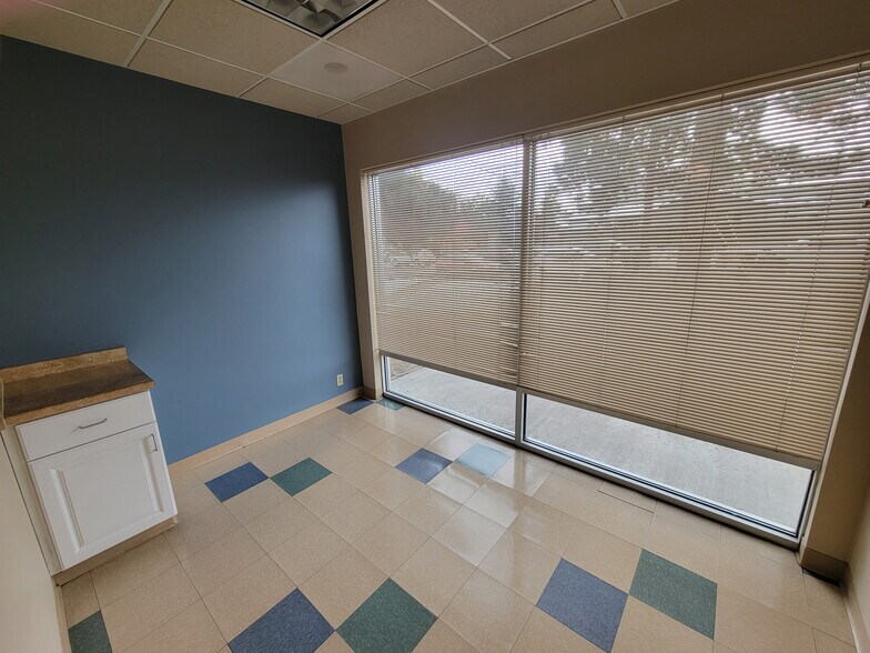 More Photos Of 354 NE Dekalb Ave, Bend Office For Lease