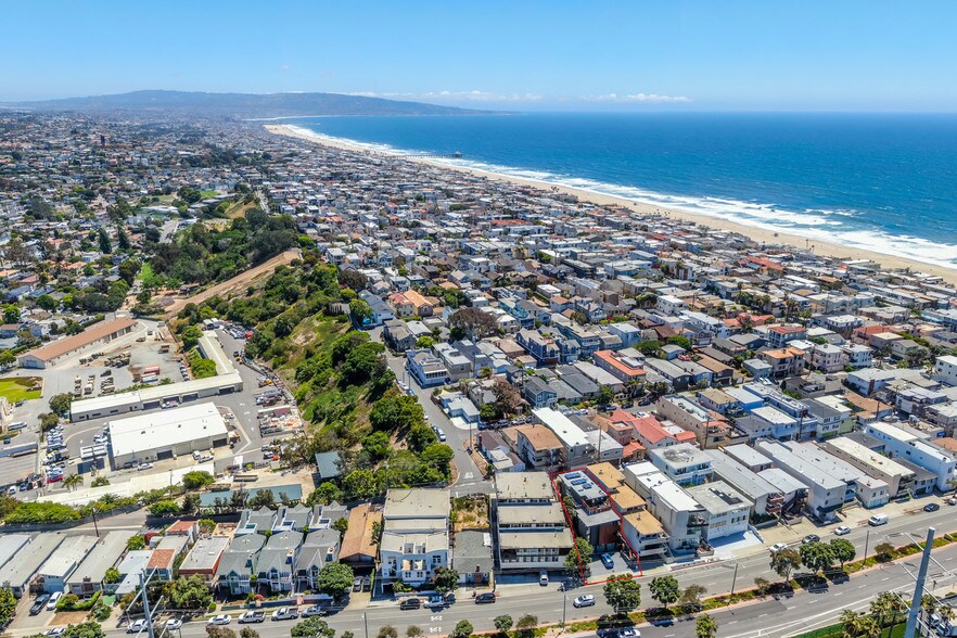More Photos Of 472 Rosecrans Ave, Manhattan Beach Apartments For Sale