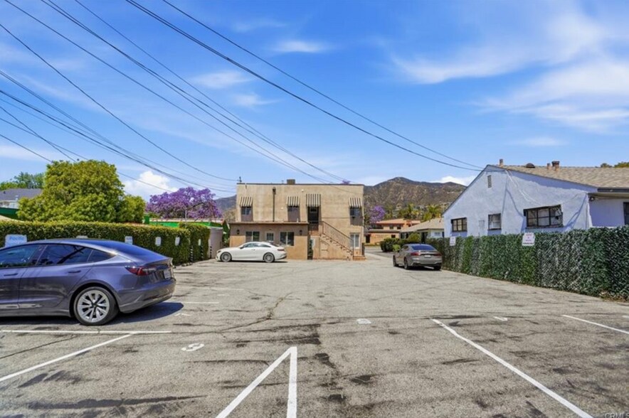 More Photos Of 530-532 W Glenoaks Blvd, Glendale Medical For Lease