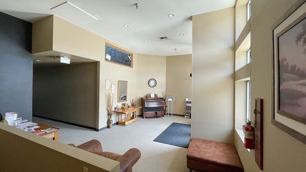 More Photos Of 208 N 1st Ave, Sandpoint Storefront Retail Office For Sale