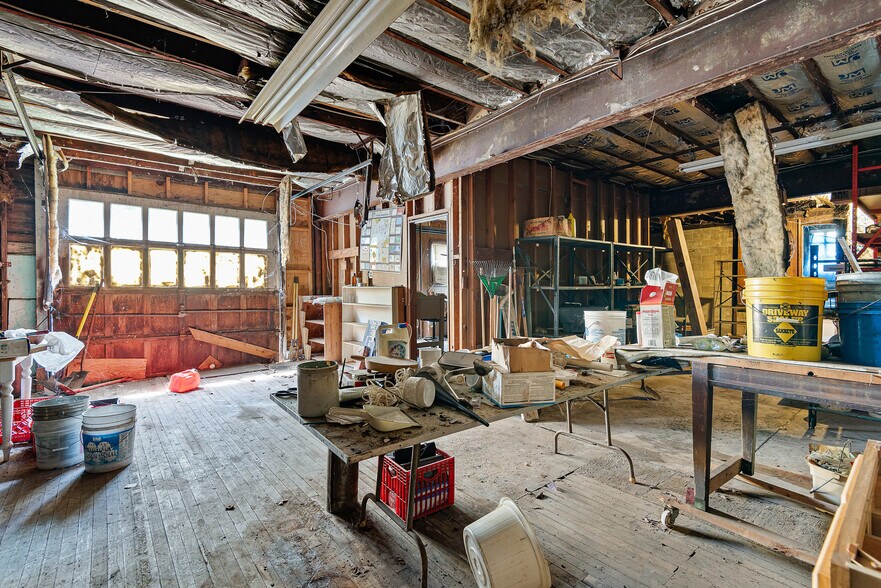 More Photos Of 9 E 44th St, Wilmington Office Residential For Sale