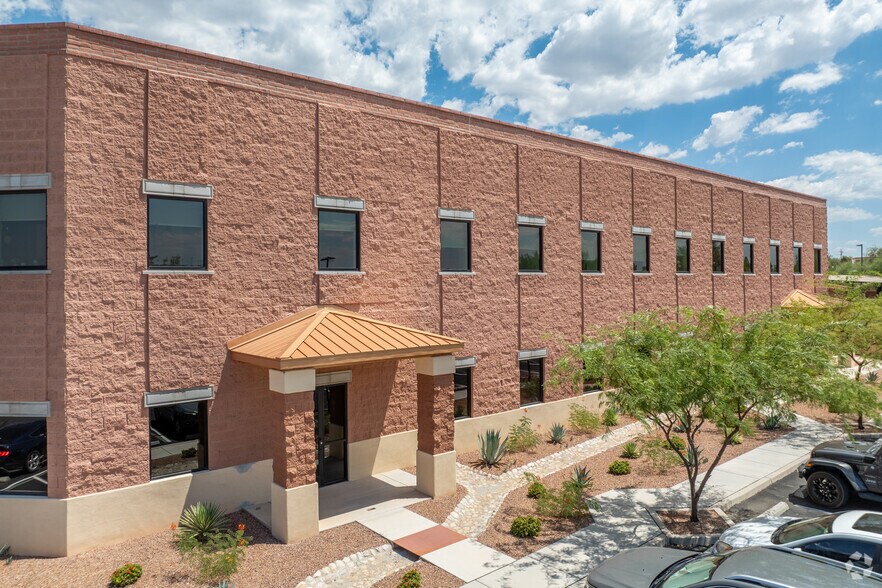 More Photos Of 7490 N Oracle Rd, Tucson Medical For Sale