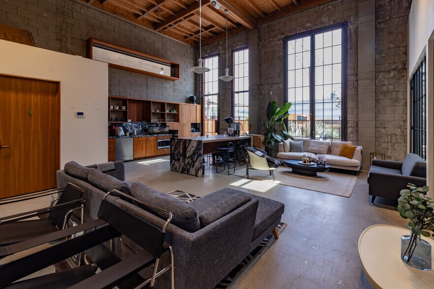 More Photos Of 676 N Spring St, Los Angeles Loft Creative Space For Sale