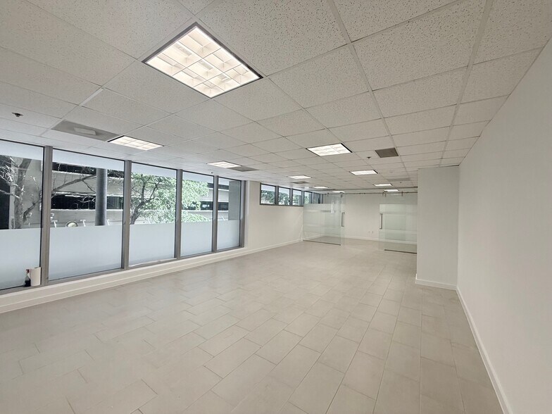 More Photos Of 150 SE 2nd Ave, Miami Office Residential For Lease
