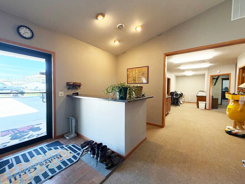 More Photos Of 359 Elm st, New Auburn Freestanding For Sale