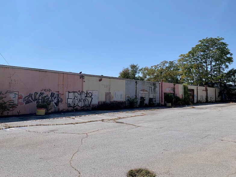 More Photos Of 1809 Broad St, Chattanooga General Retail For Sale