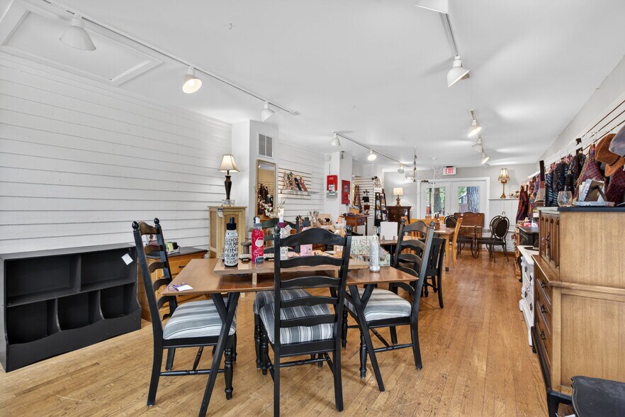 More Photos Of 211 W Railroad Ave, Bartlett Storefront Retail Residential For Sale