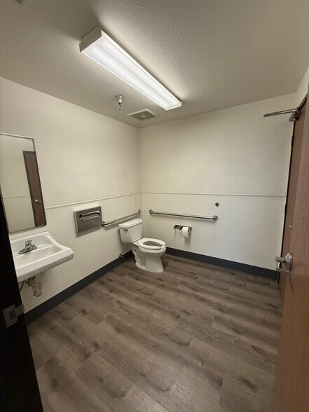 More Photos Of 5365 Brooks St, Montclair Warehouse For Lease