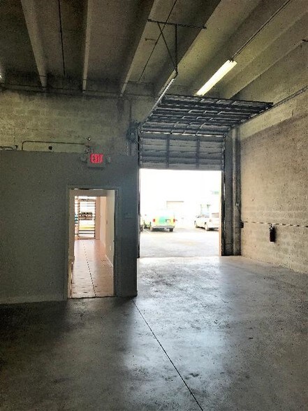More Photos Of 3100 NW 72nd Ave, Miami Warehouse For Lease