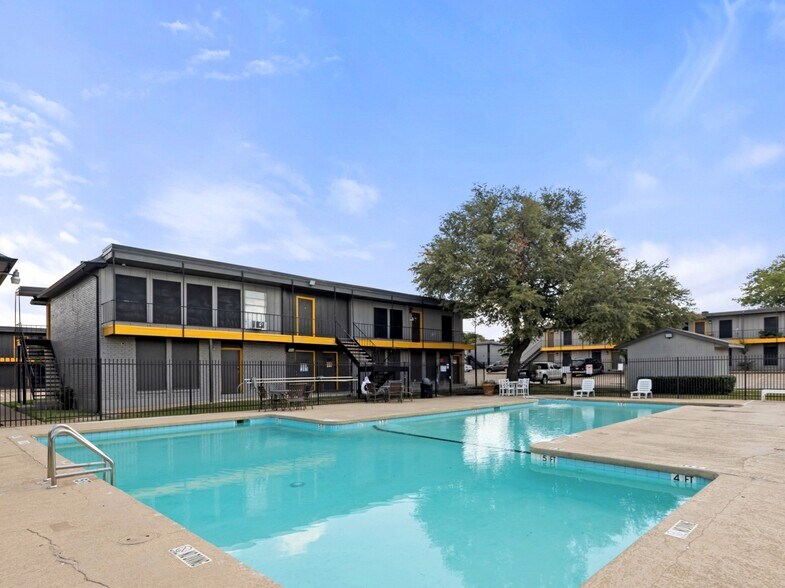 More Photos Of 504 Dudley Cir, Arlington Apartments For Sale