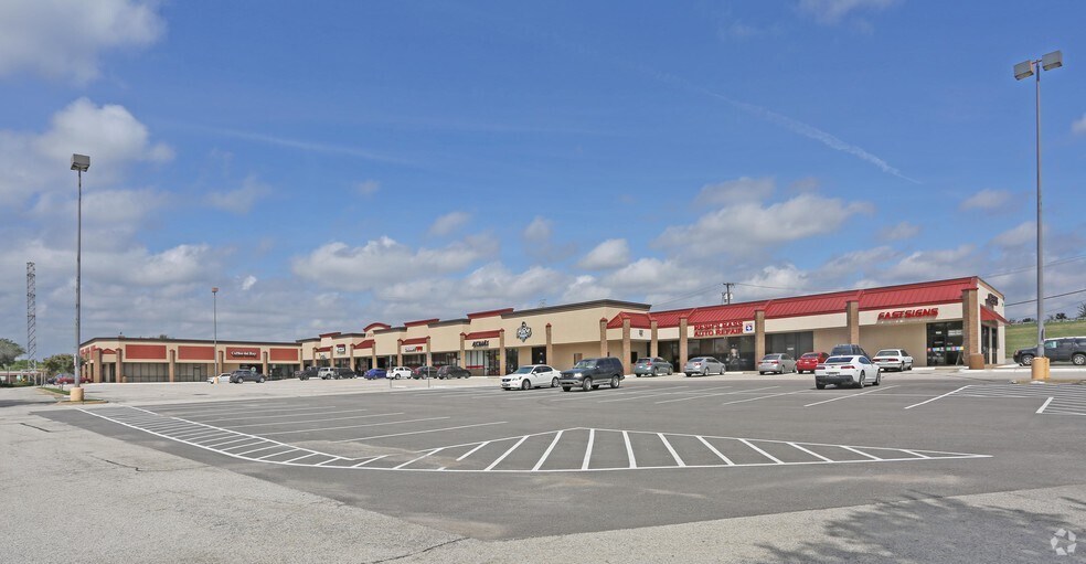 More Photos Of 1915 N Central Expy, Plano Unknown For Lease