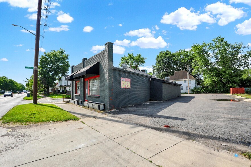 More Photos Of 2023 E Southeastern Ave, Indianapolis Restaurant For Sale